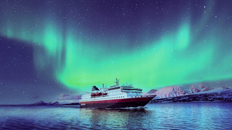 15D14N : Savour the Northern Lights