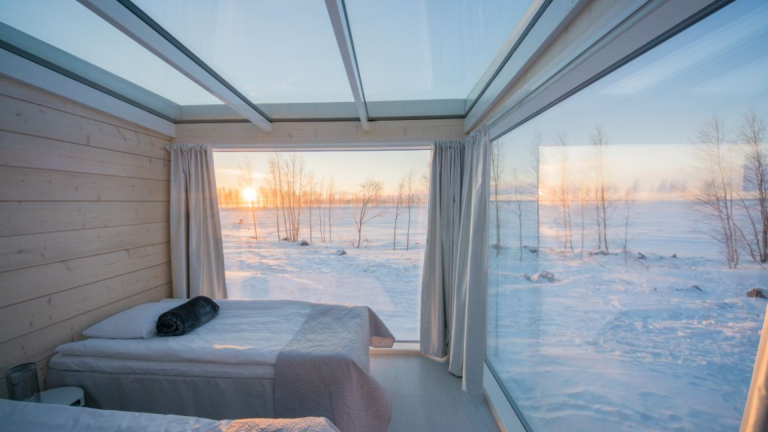 15D14N : Savour the Northern Lights