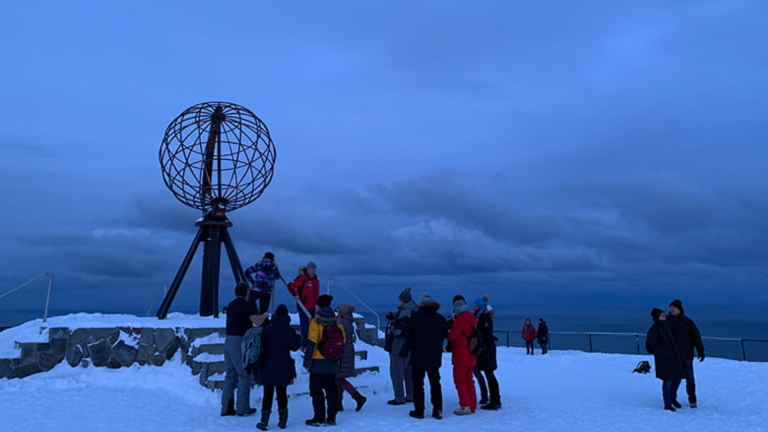 15D14N : Savour the Northern Lights