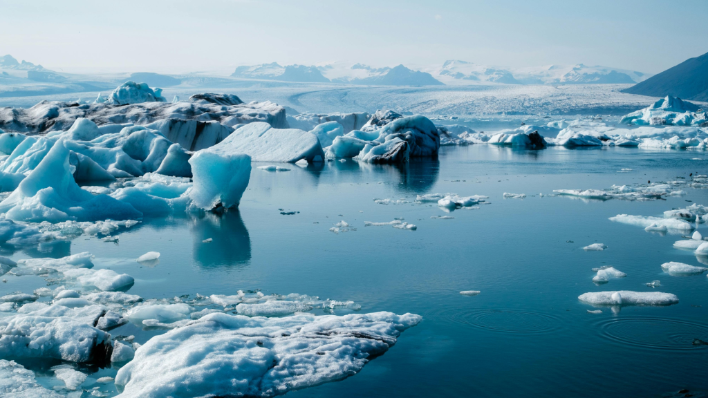 11D10N : Inuit Spring of Ammassalik