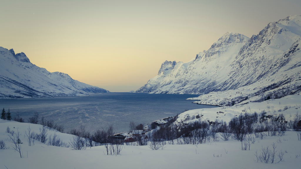 11D10N : Polar Nights: From the North Cape to Spitsbergen