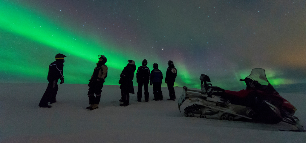 15D14N : Savour the Northern Lights