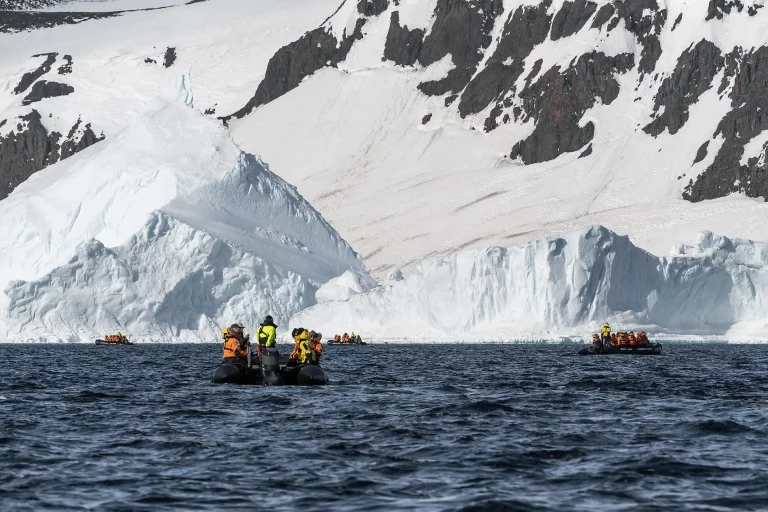 11D10N : Inuit Spring of Ammassalik