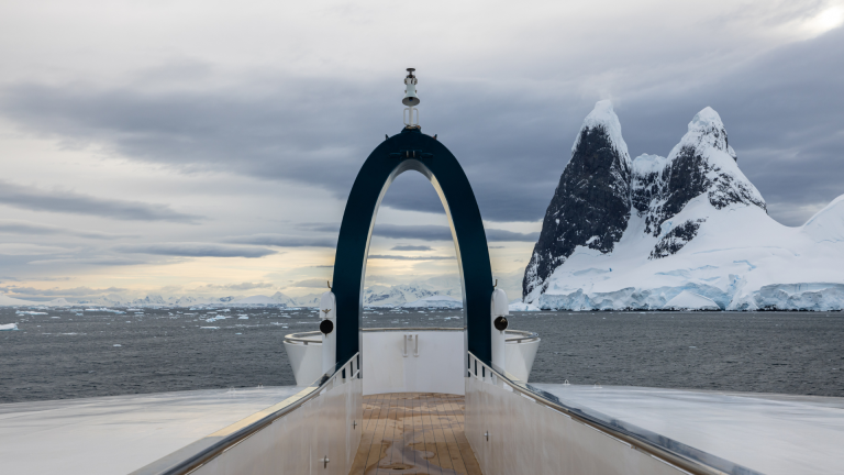 SWAN HELLENIC : 20D18N The Falkland Islands South Georgia Roundtrip Cruise