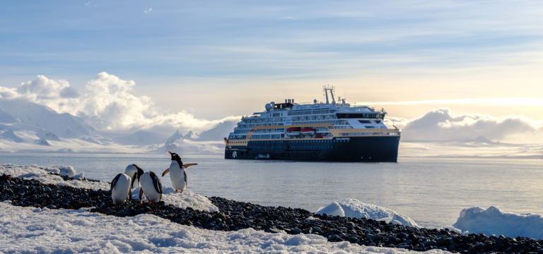 16D15N Iconic Antarctica – The Explorer’s Route