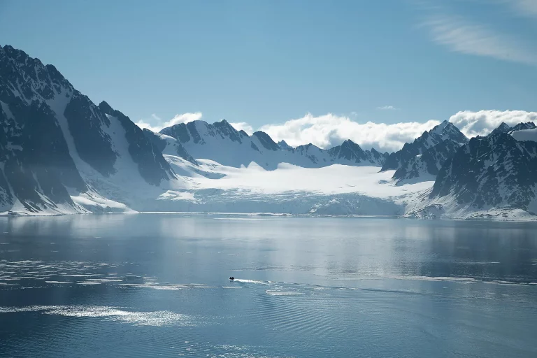 8D7N Arctic Svalbard/Spitsbergen Fjords & glaciers