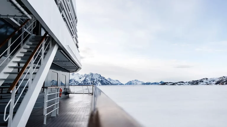 9D8N : Polar Lights: From North Cape to the Lofoten Islands