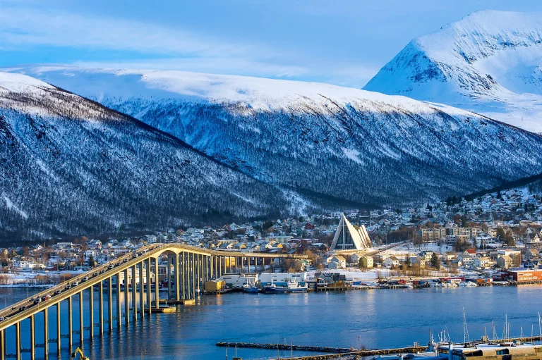 9D8N : Polar Lights: From North Cape to the Lofoten Islands