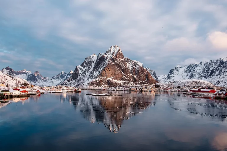 9D8N : Polar Lights: From North Cape to the Lofoten Islands