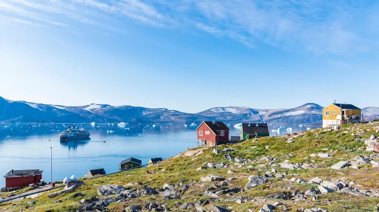 20D19N : In the heart of the Northwest Passage