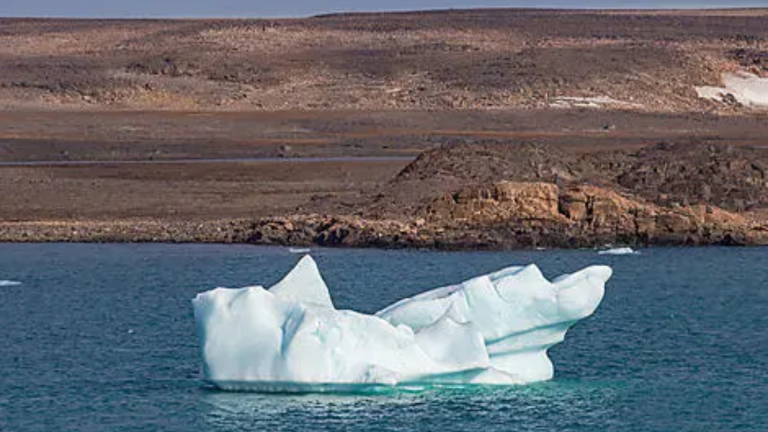 20D19N : In the heart of the Northwest Passage