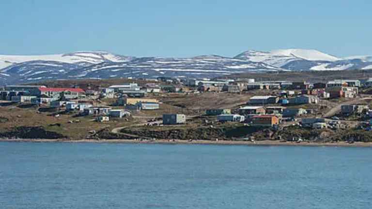 20D19N : In the heart of the Northwest Passage