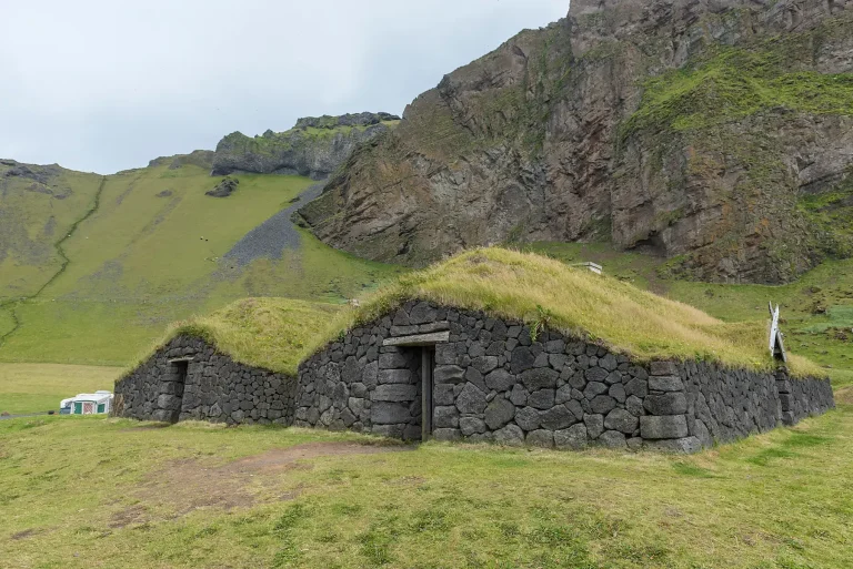 8D7N Iceland Voyage: Land of Fire and Ice